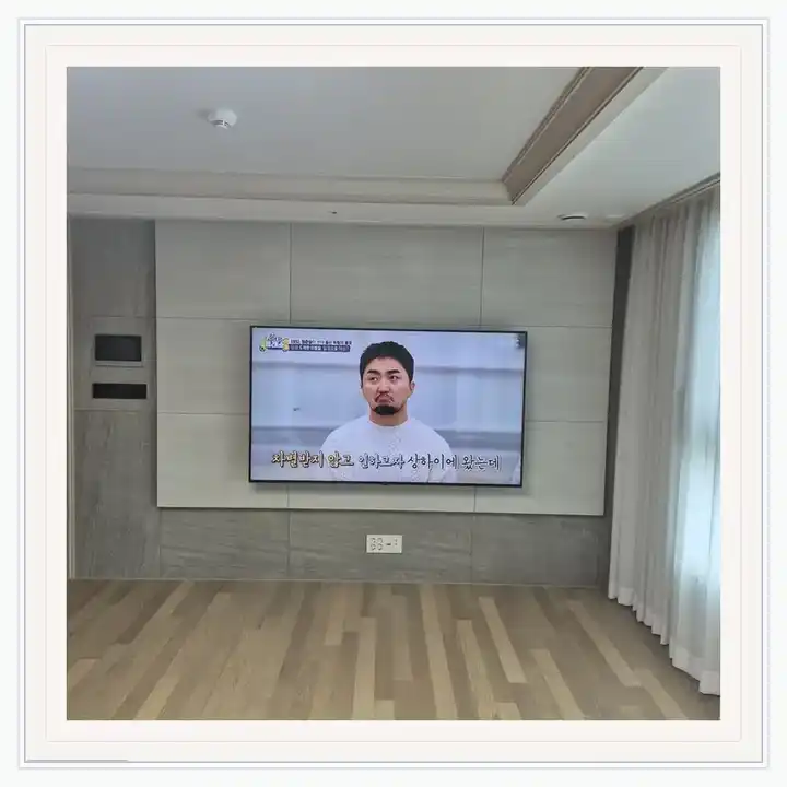 벽걸이TV 거치대 참고 사진 · 독산오르페움타워 설치 조건